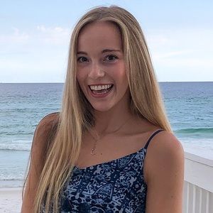 Meet your Posher, Danielle